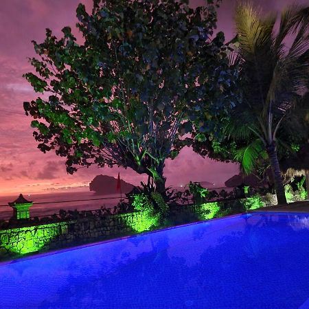 Istana Ombak Eco Resort Pacitan Eksteriør billede