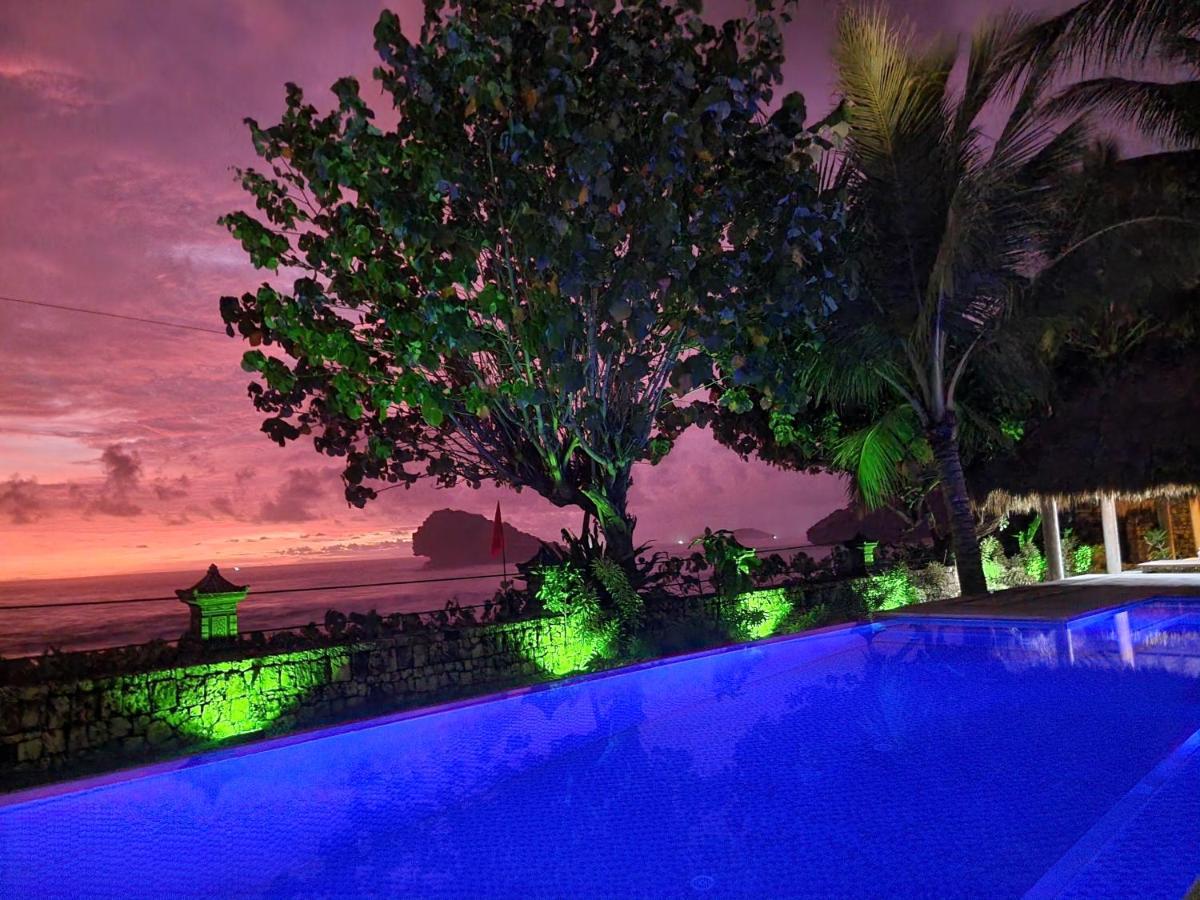 Istana Ombak Eco Resort Pacitan Eksteriør billede