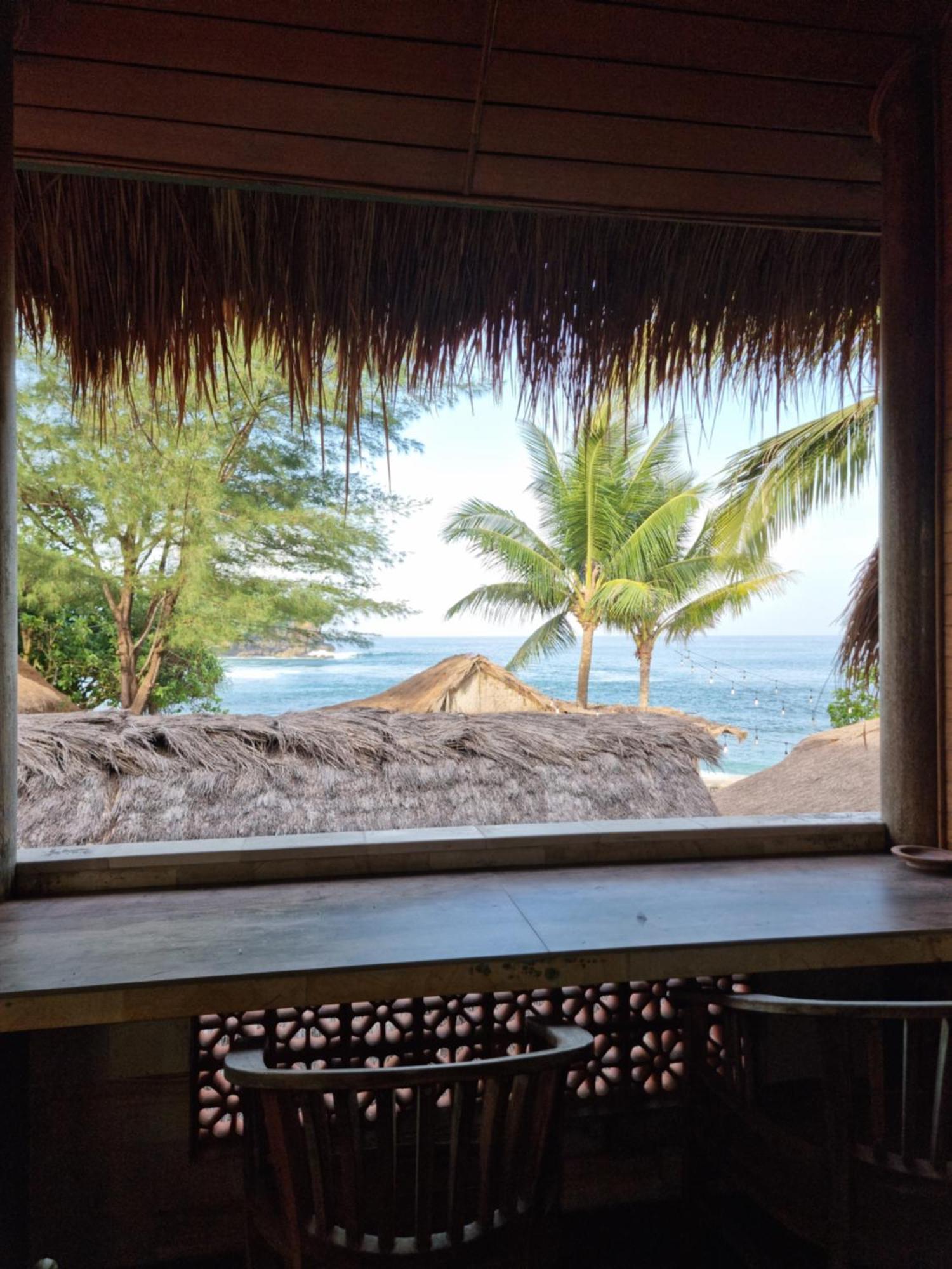 Istana Ombak Eco Resort Pacitan Eksteriør billede