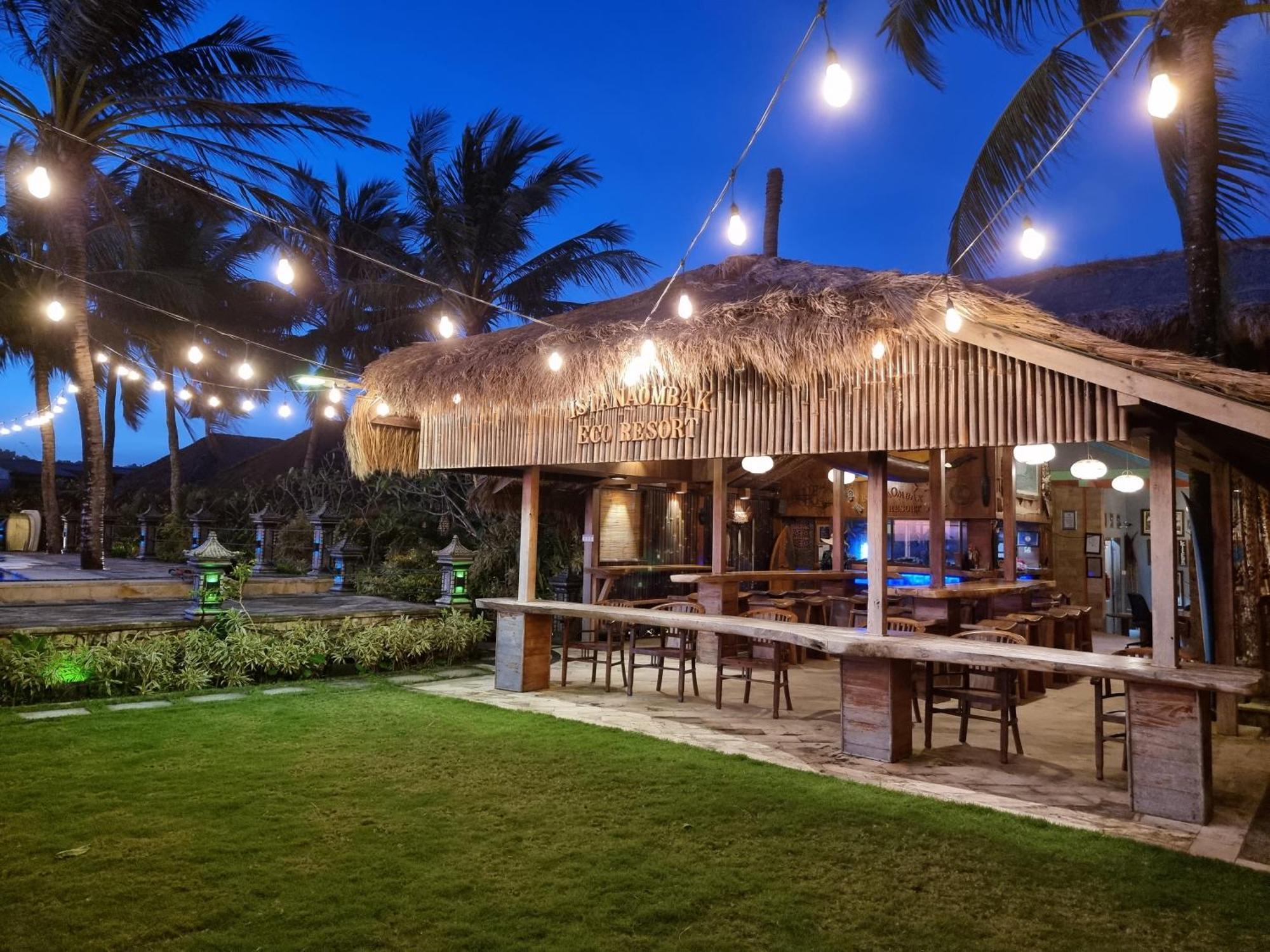 Istana Ombak Eco Resort Pacitan Eksteriør billede
