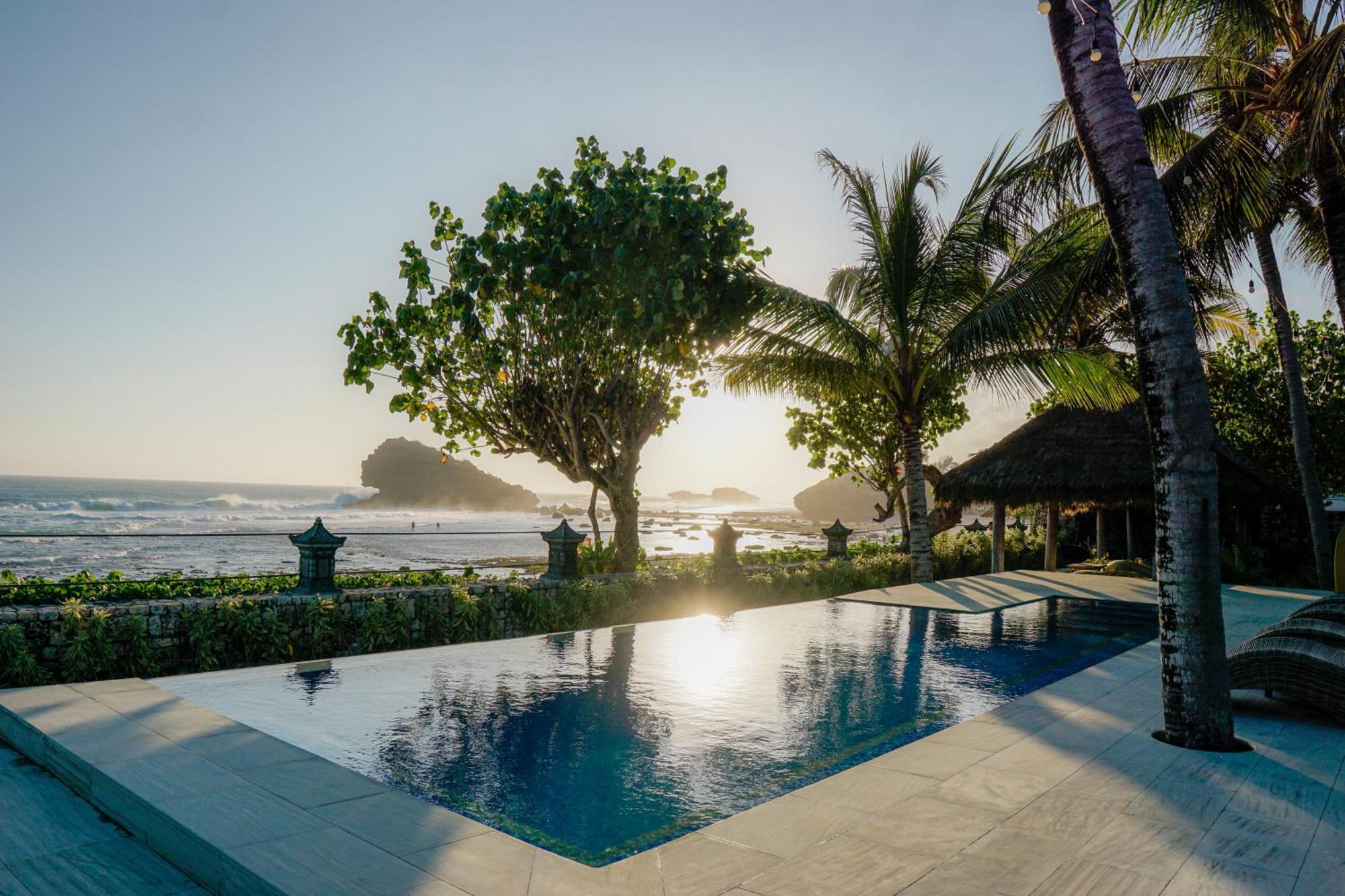 Istana Ombak Eco Resort Pacitan Eksteriør billede