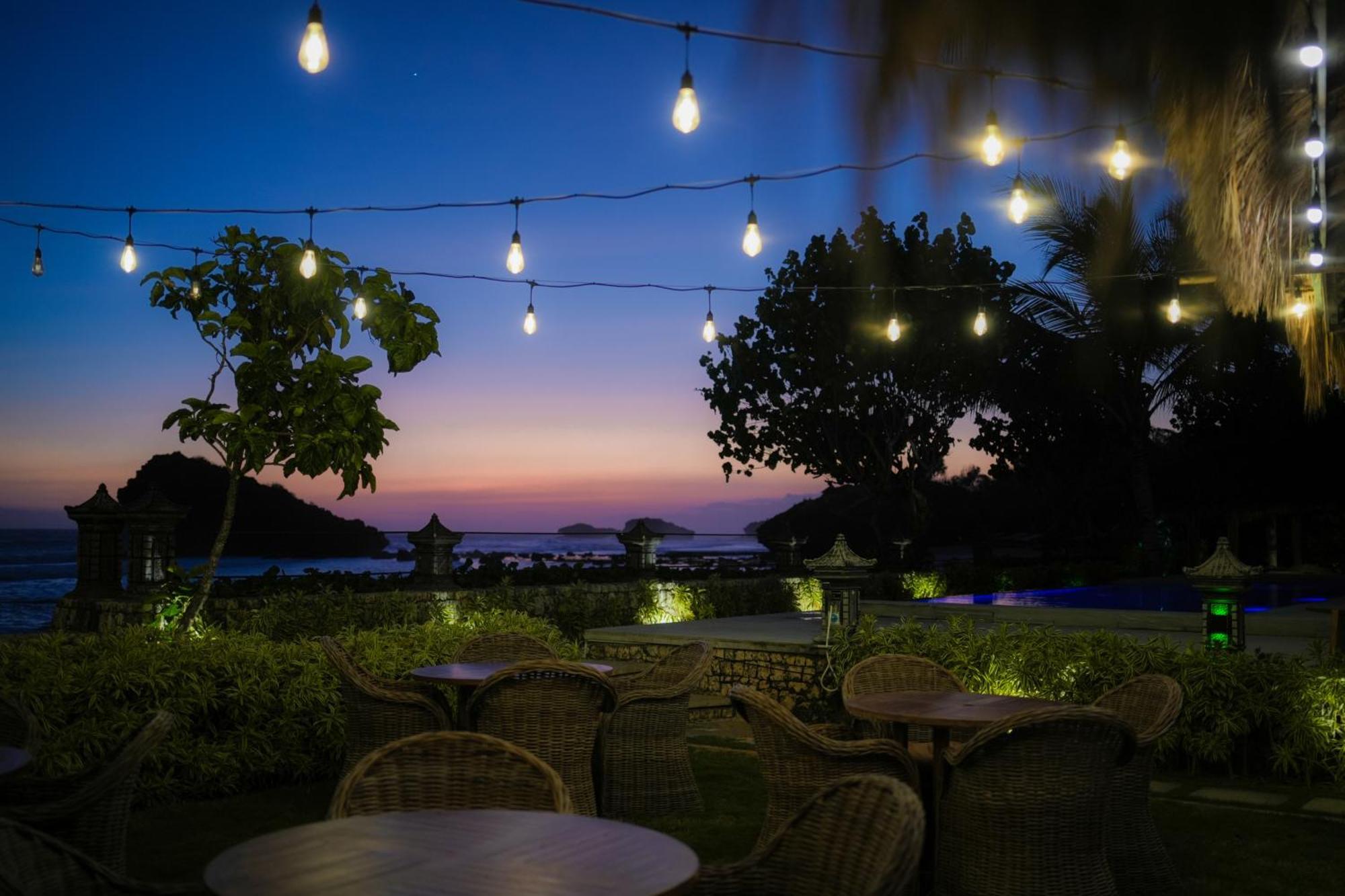 Istana Ombak Eco Resort Pacitan Eksteriør billede